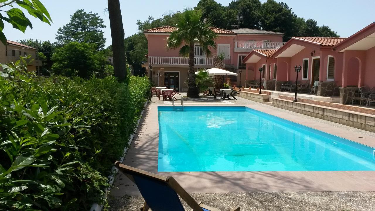 Hotel La Pineta Joppolo 外观 照片