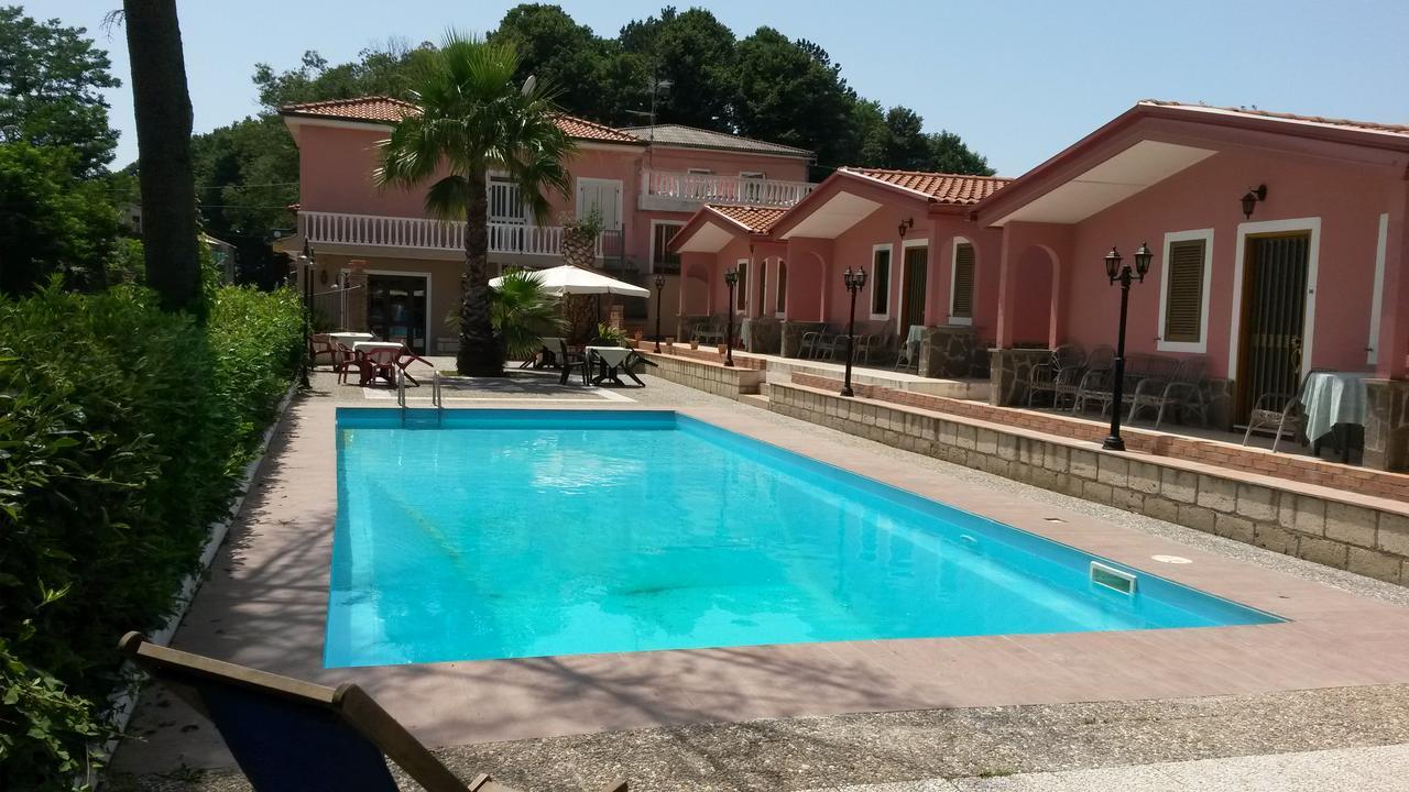 Hotel La Pineta Joppolo 外观 照片